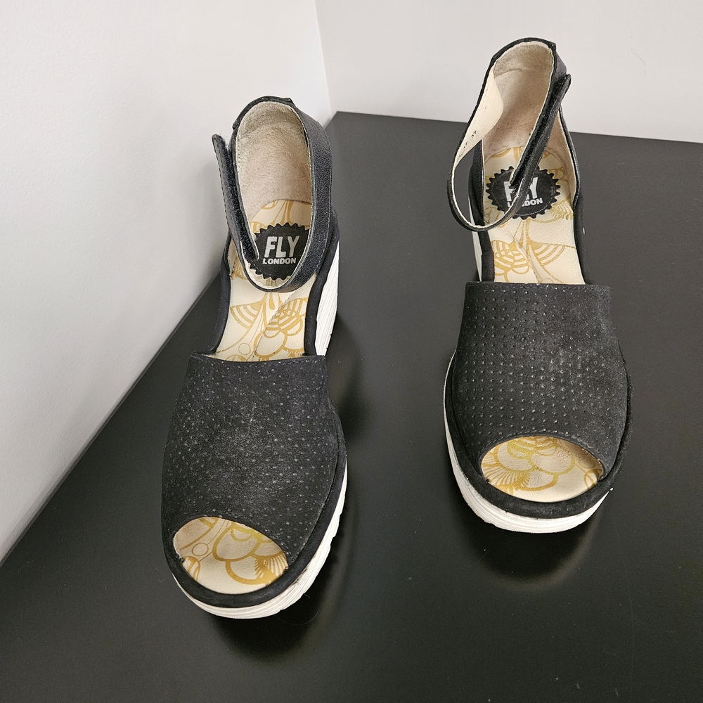 FLY London Women's Yake Perforated Leather Wedge Sandals Size 7 EU Size 37 - Picture 3 of 9